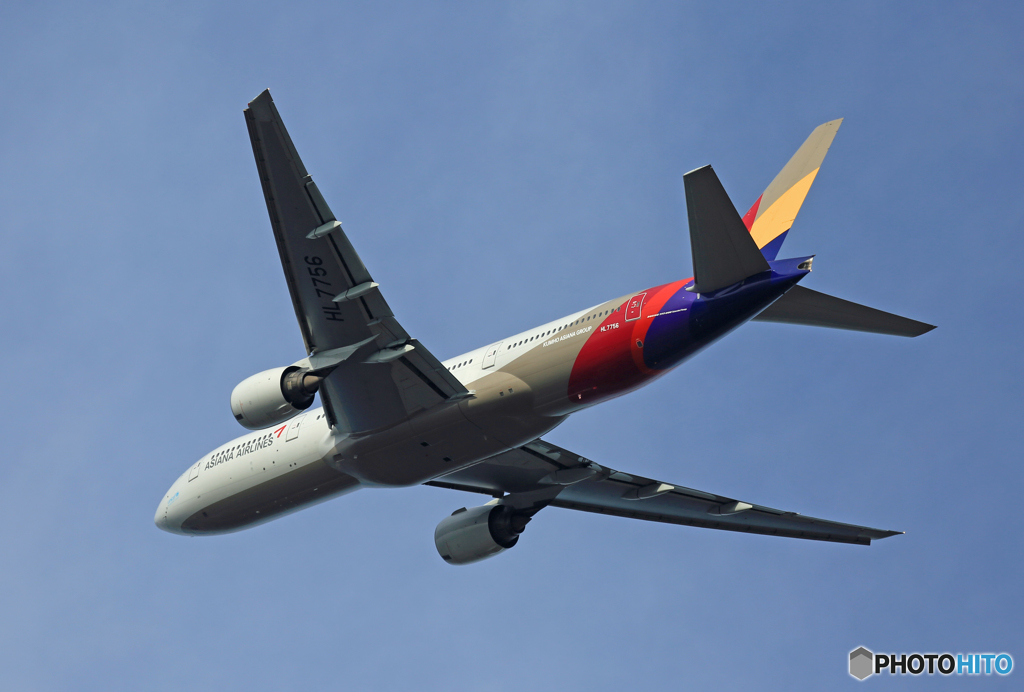 出発 ASIANA 777-28E HL7756