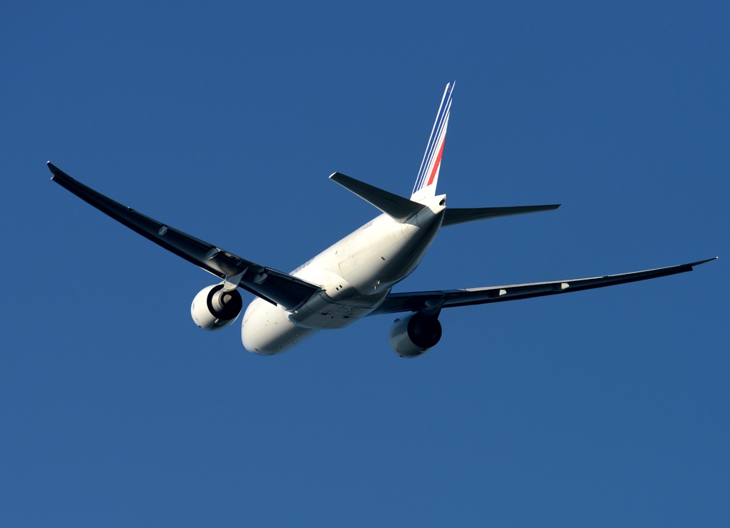 離陸（464）Air France 777-F28