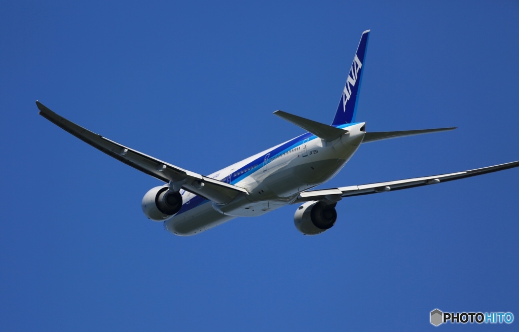 出発　ANA 777-300