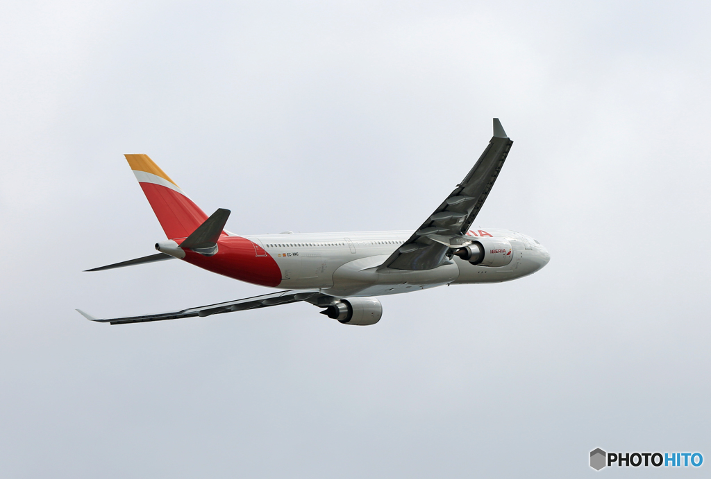 飛び立ち イベリア航空A330-202 EC-MMG