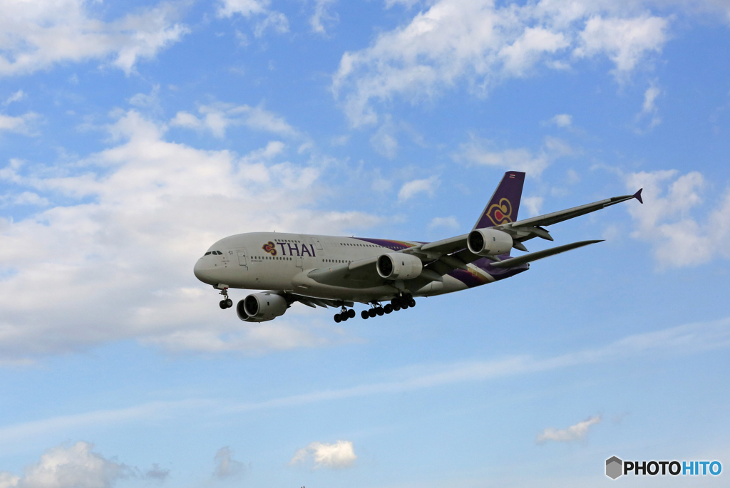 「SKY」 THAI A380-841 HS-TUF 着陸