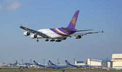 到着 Thai A380-841 HS-TUF