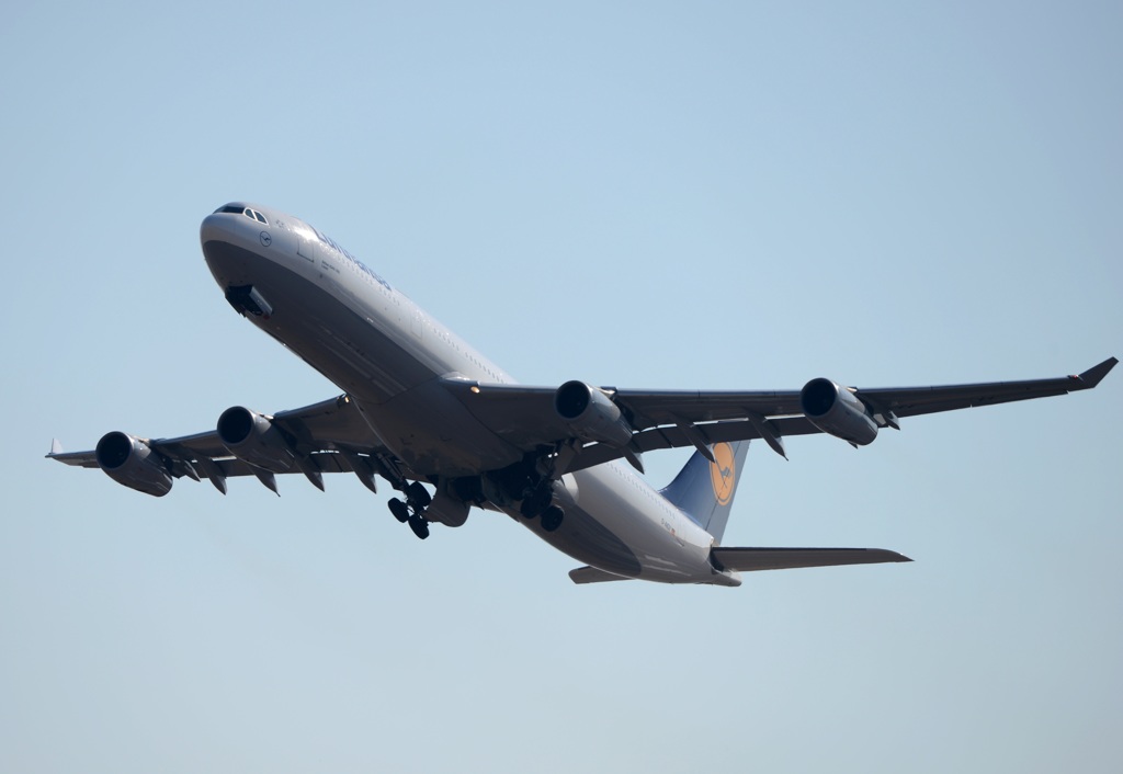 Lufthansa A340-313 初撮り