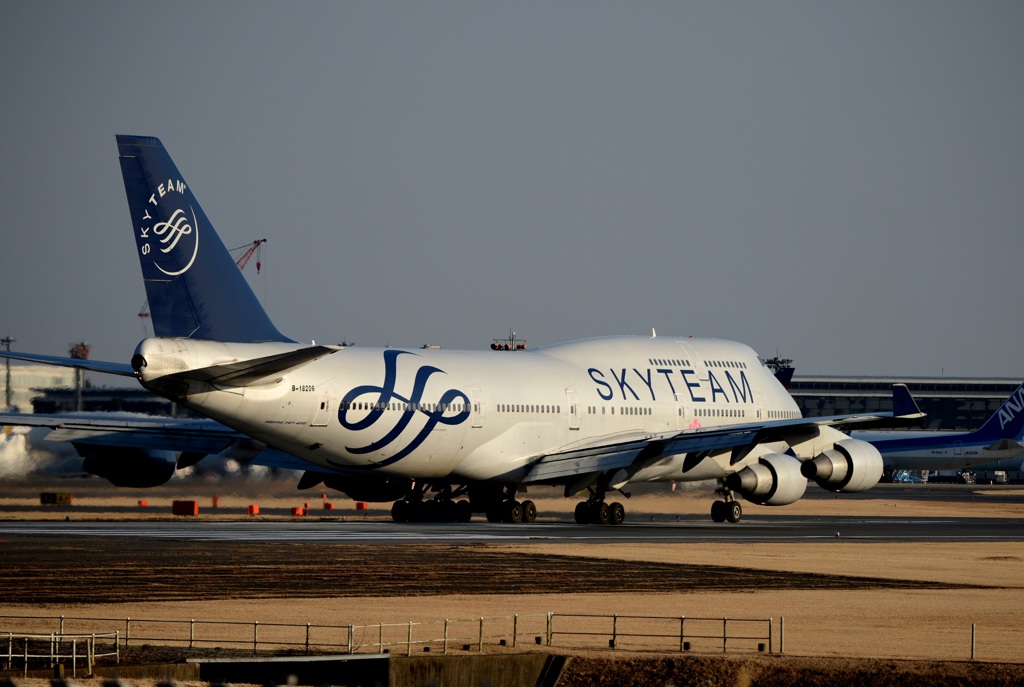 離陸 SKYTEAM 747-400