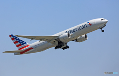 離陸 American 777-223 N794AN