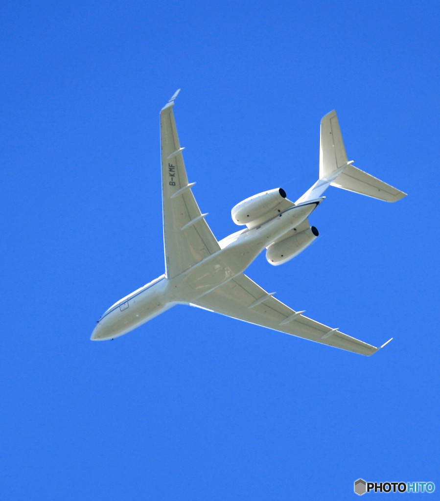 [青空]Private;Bombardier BD-700 B-KMF