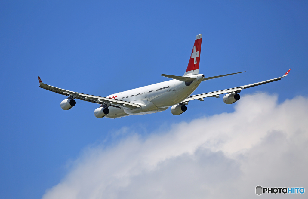「ぶるー」  SWISS A340-313 HB-JME 飛び立ち 