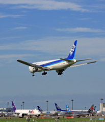 着陸 ANA 767-381 JA611A