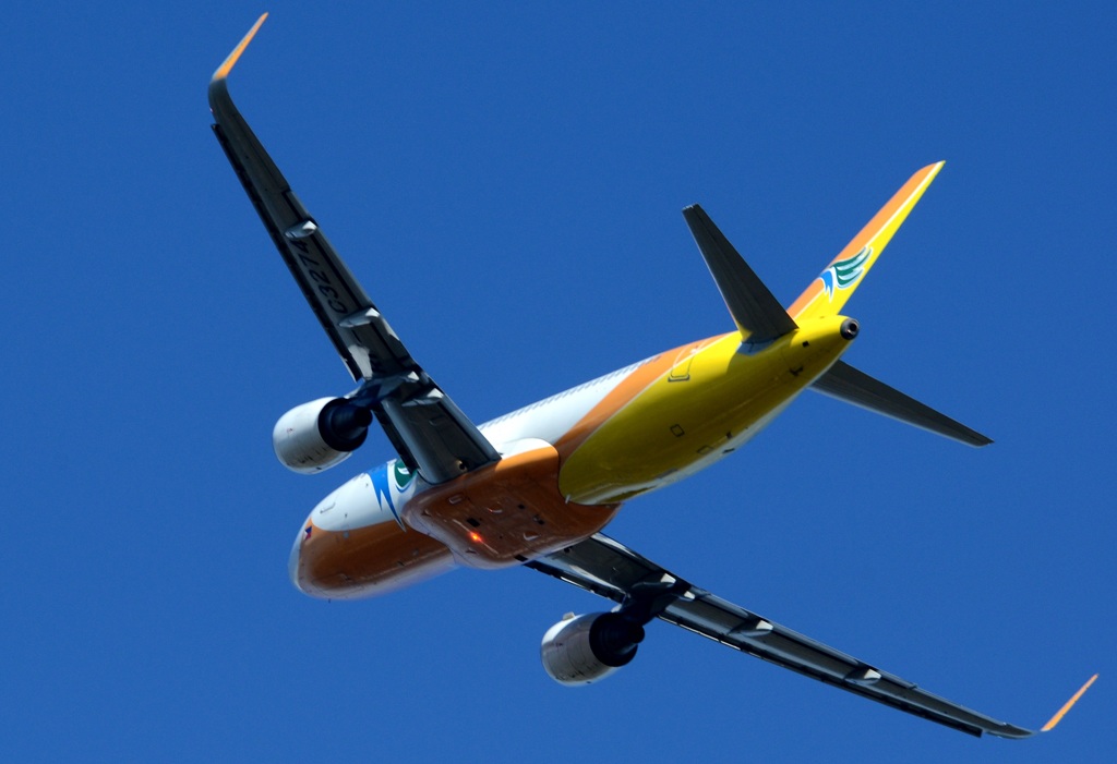離陸(326)CEBU Pacific Air Airbus A320-214