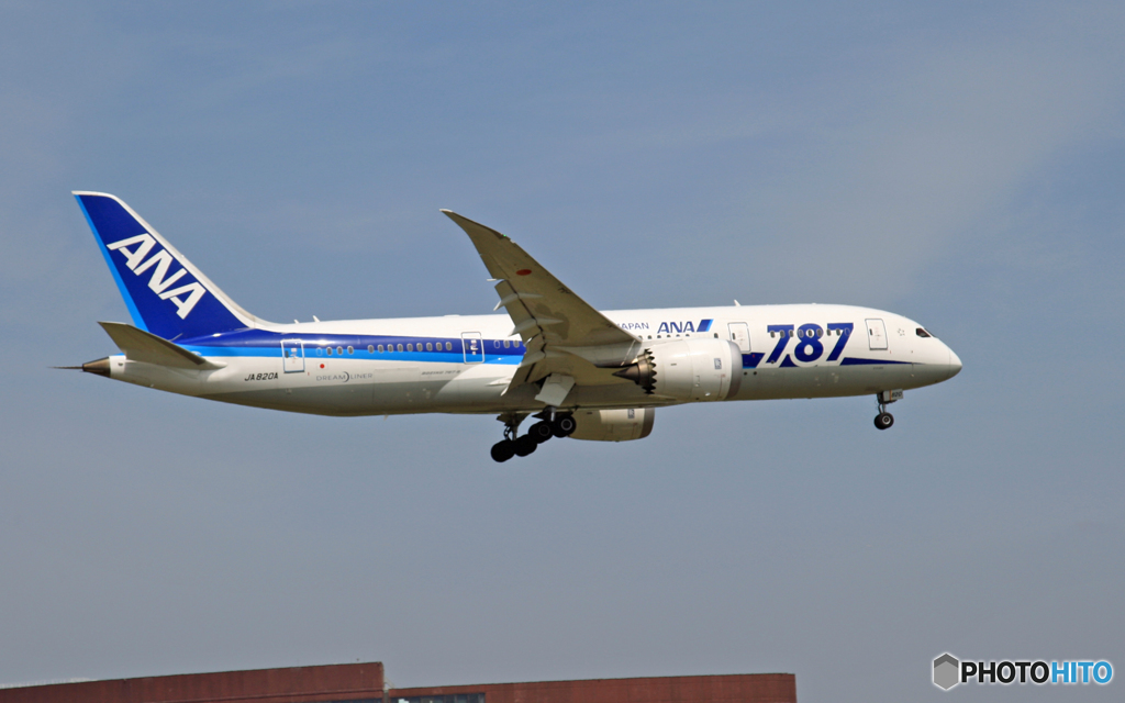 着陸　ANA 787-8 JA820A 