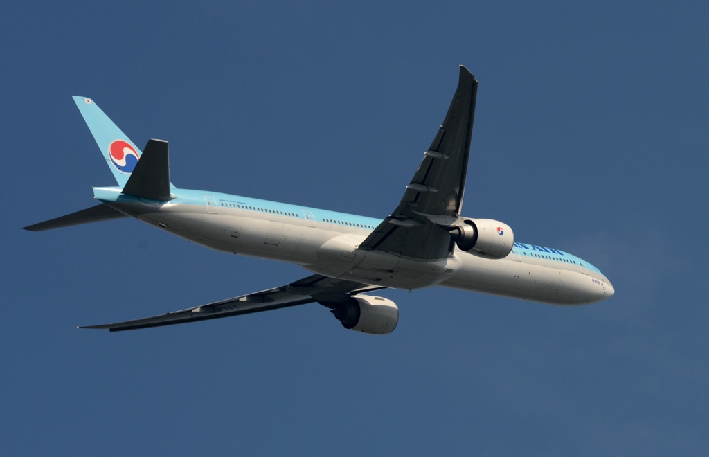 離陸（127）KOREAN 777-300ER 