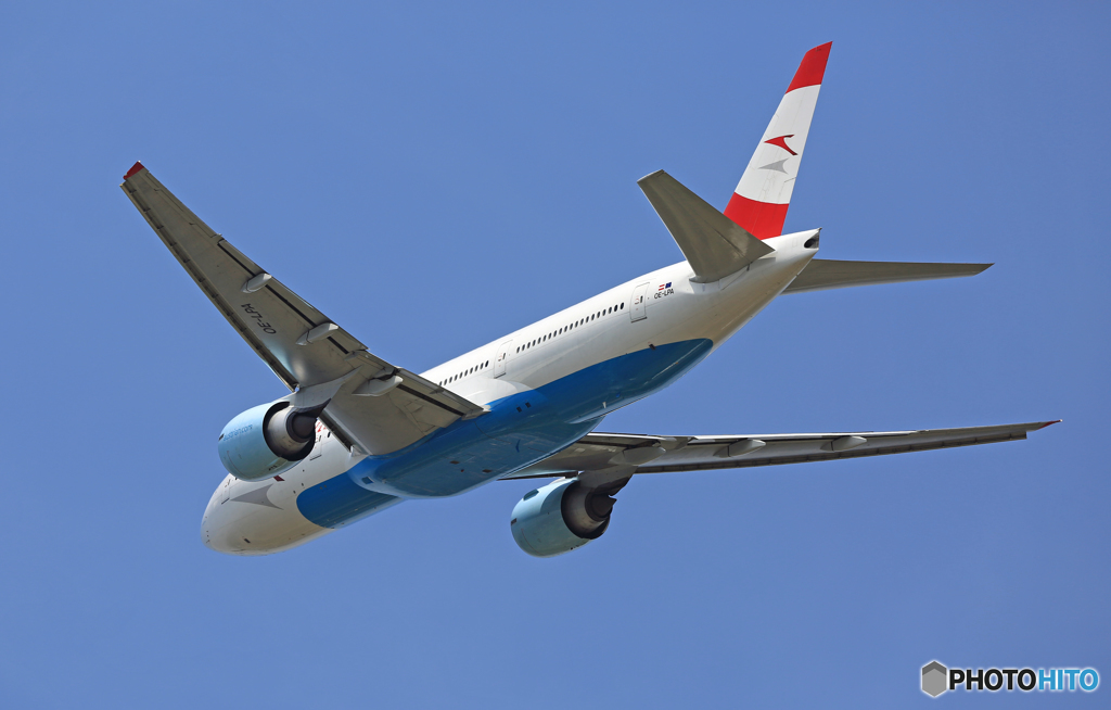 Austrian 777-2Z9 OE-LPA 飛び立ち　