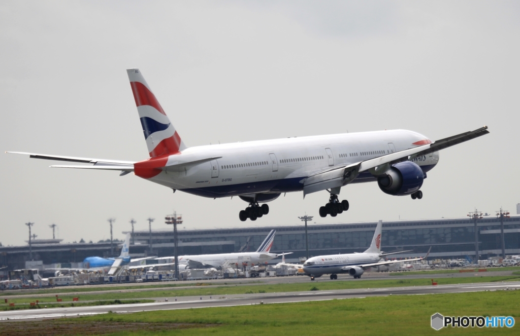 BRITISH 777-336 到着　