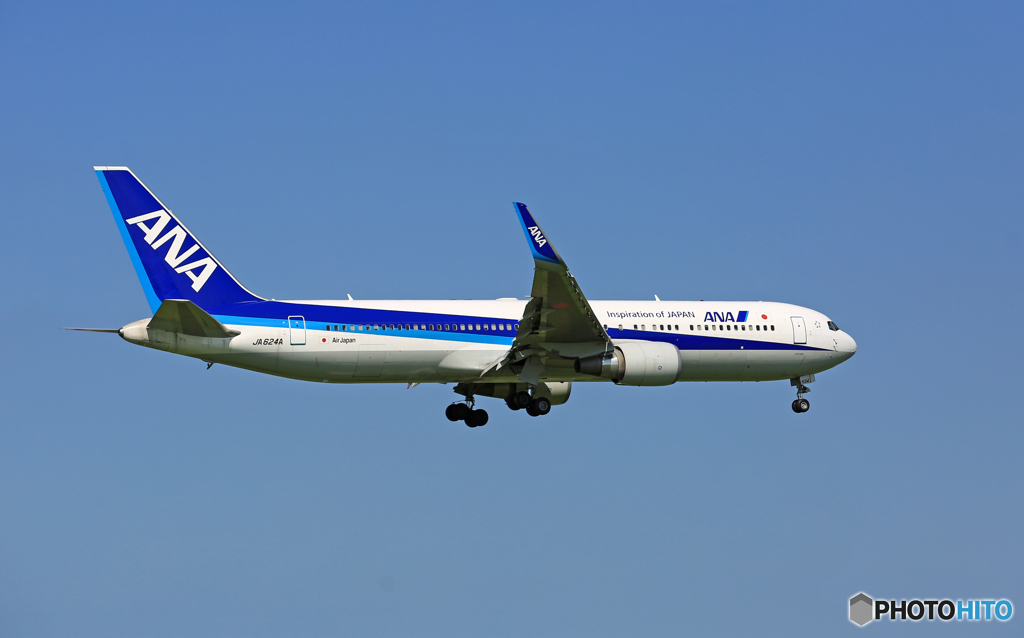 着陸 ANA 767-381 JA624A