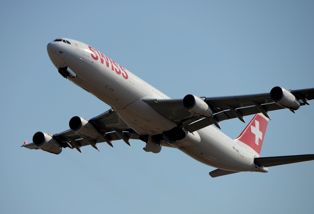 SWISS A340-313 