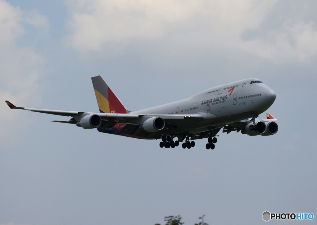 到着　ASIANA 747-400 