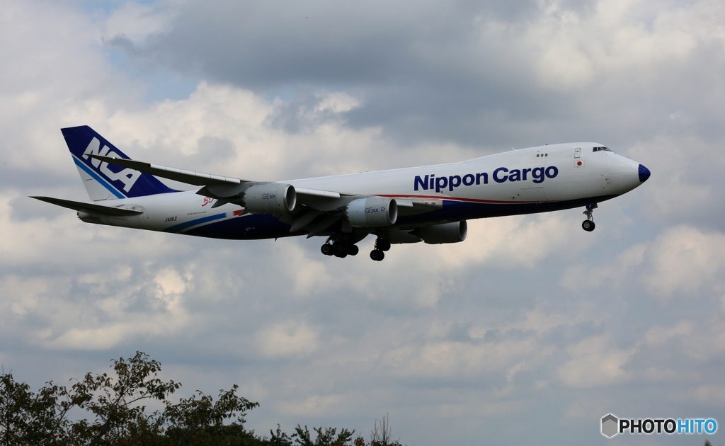 NCA 747-8KZF 到着　
