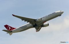 飛び立ち　TURKISH A330-300