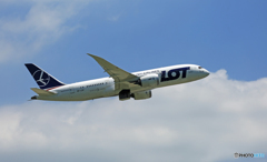 出発 LOT 787-8 SP-LRF