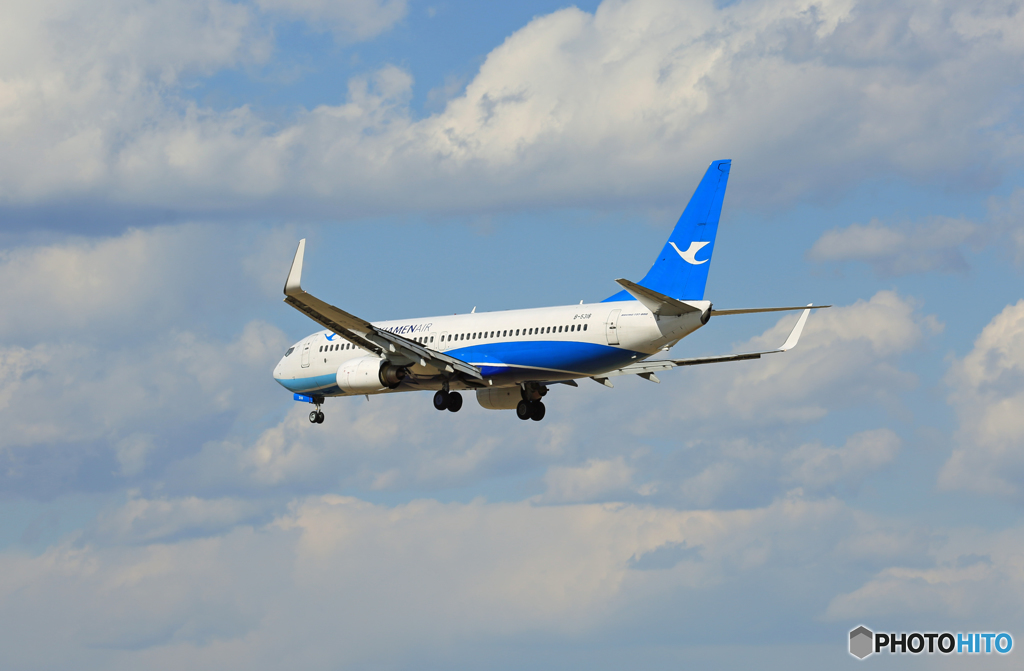 「良い天気」 厦門航空 737-85C B-5318着陸