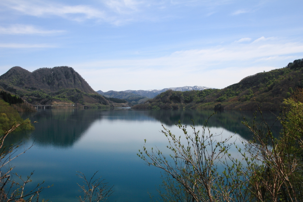 コバルトに映る - 宝仙湖（玉川ダム）