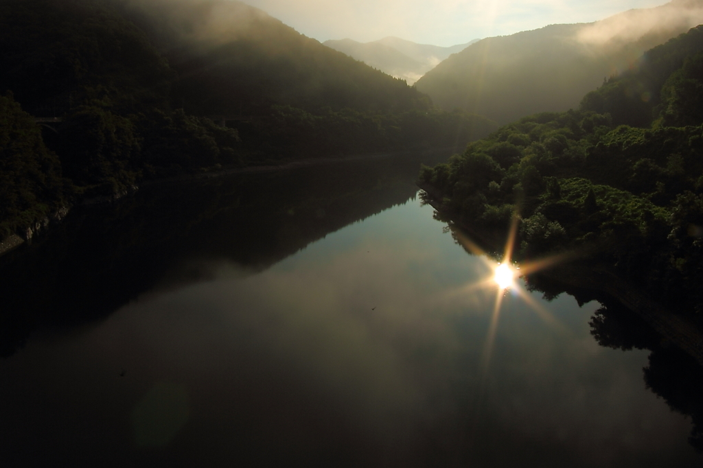 早池峰湖の夜明け