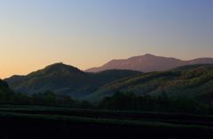 朝陽を浴びる - 早池峰山