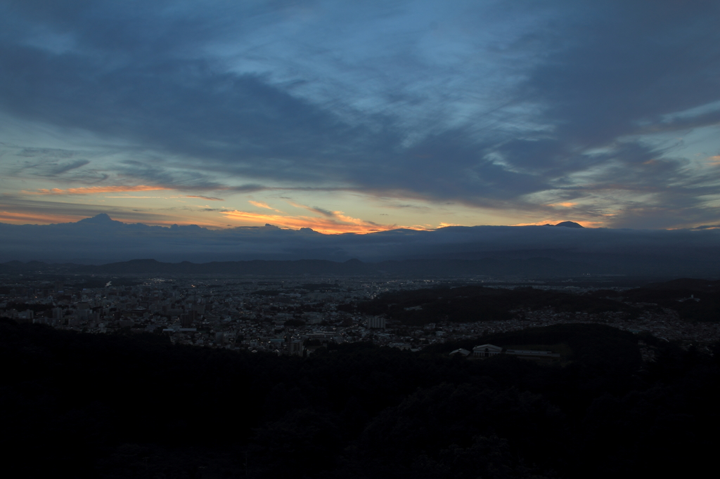 明日は晴れるかな…岩手山