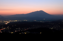 染まるMORIOKA - 岩手山