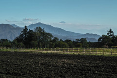 恥ずかしがって頭しか見せてくれなかった富士山