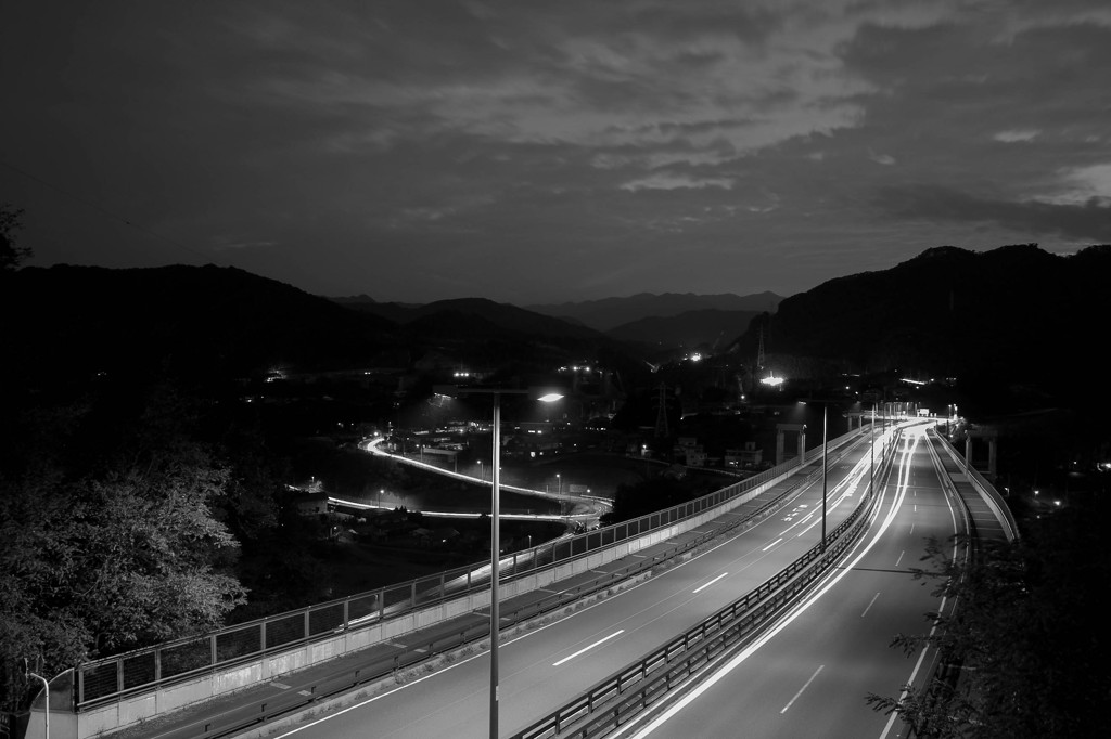 夜の橋@monochrome