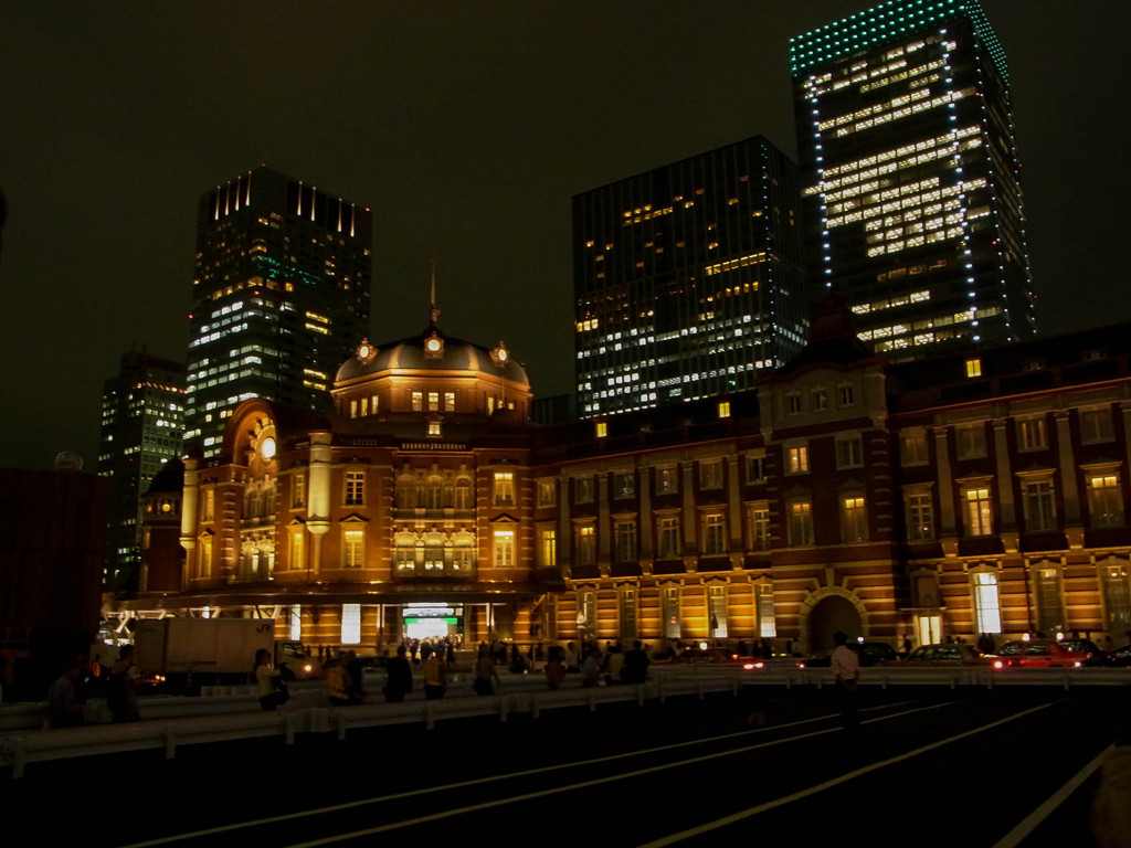 100年前の姿に戻った夜の東京駅3