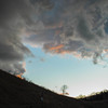 2012年最後の夕陽を浴びる雄大な雲
