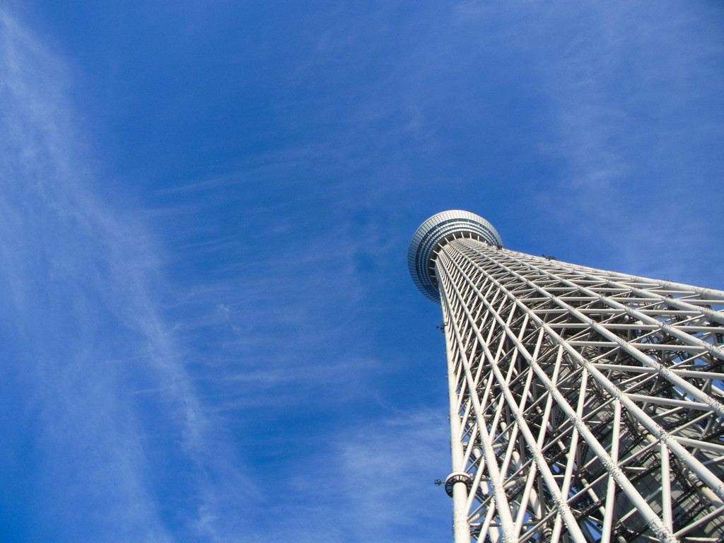 東京スカイツリーとすじ雲