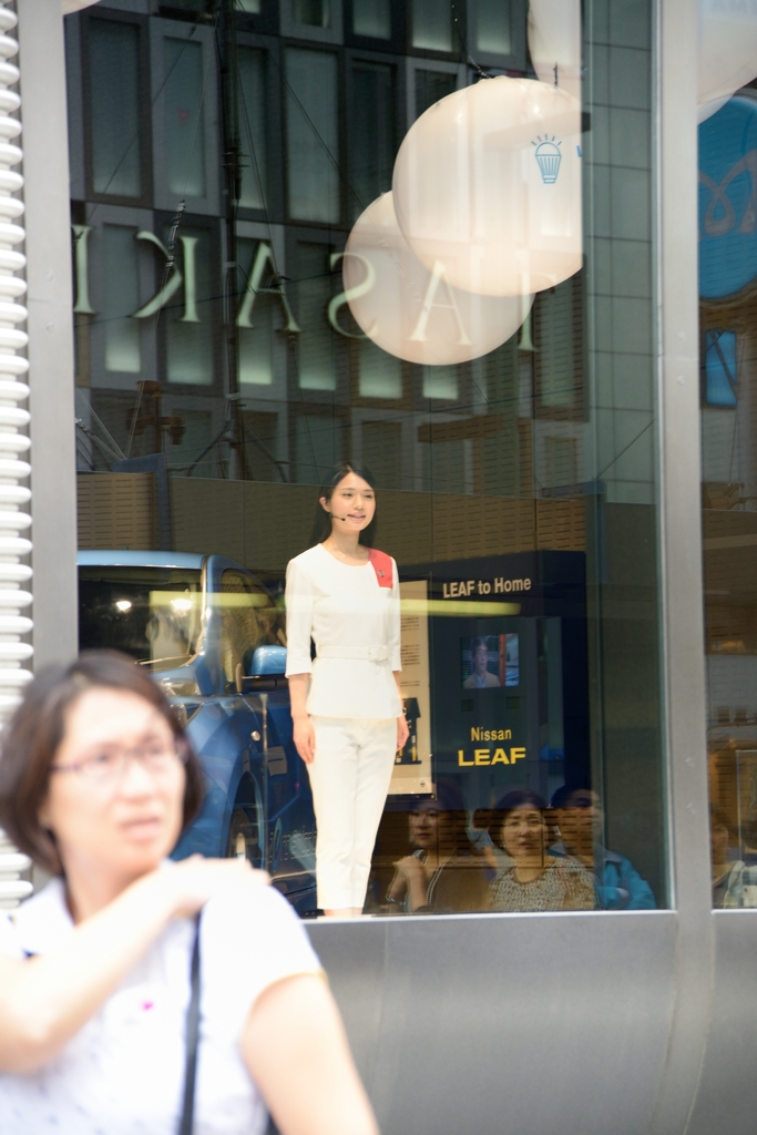 銀座４丁目のプレゼンテーション