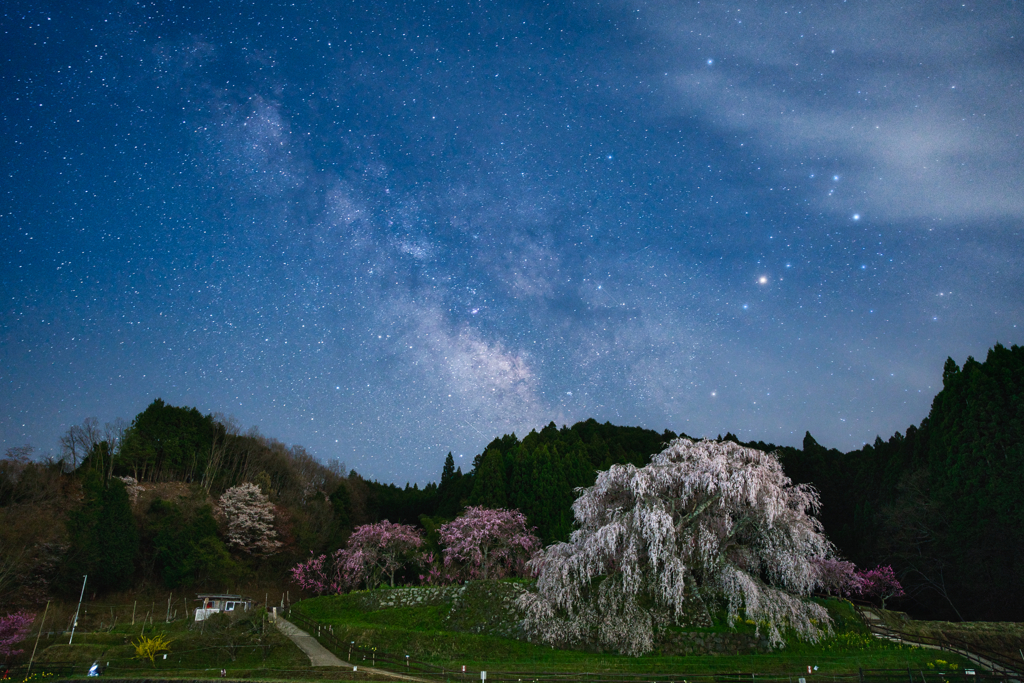 月夜と夜明けの合間