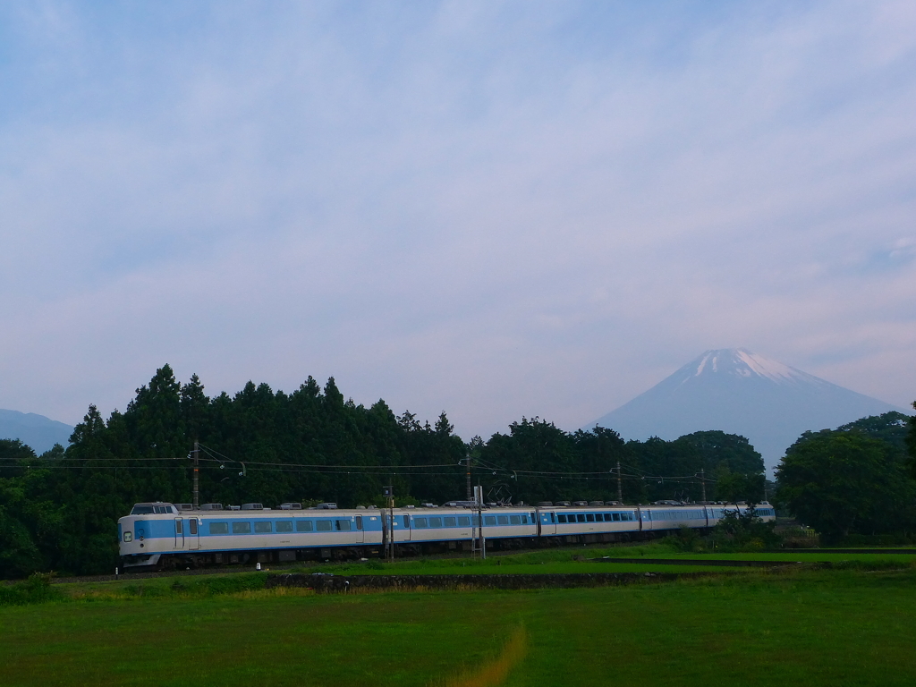 富士山と183系
