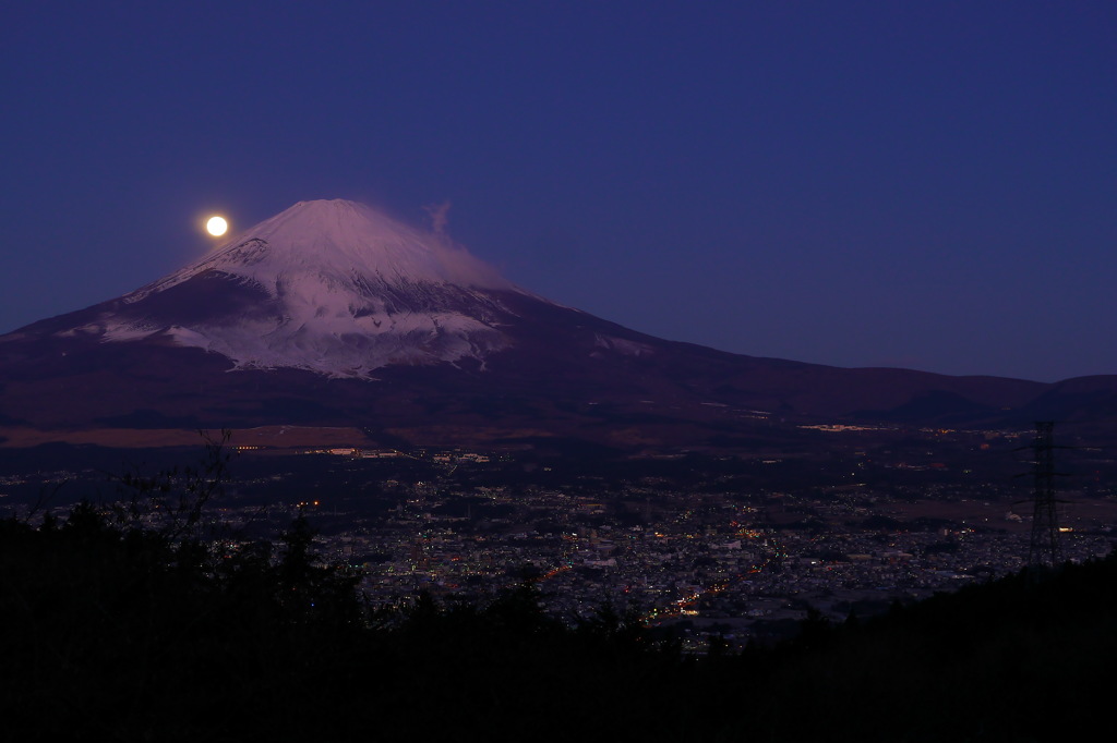夜明け前の街　御殿場