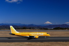 静岡空港で富士山とFDA