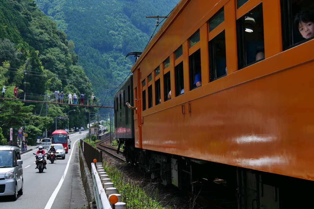 バスのバーティー遅れる