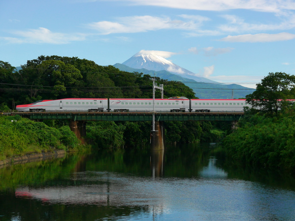 E6系　甲種　富士山