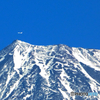 飛行機と富士山