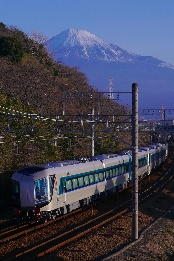 東武500系甲種と富士山