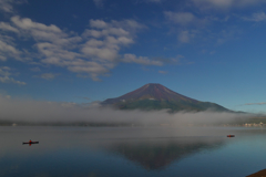 山中湖で富士山と　雲海