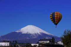 気球と富士山