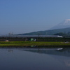 Ｎ７００系と富士山