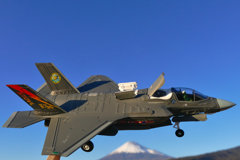 F35Bと富士山