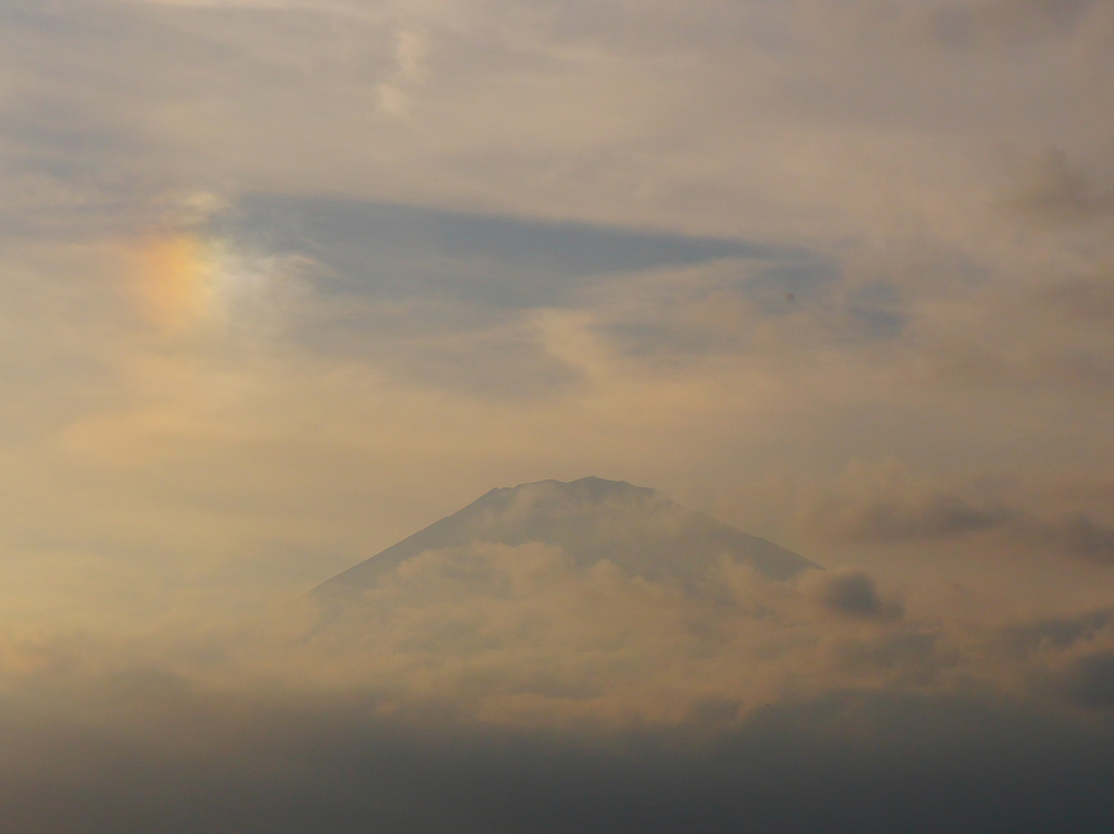 彩雲と富士山