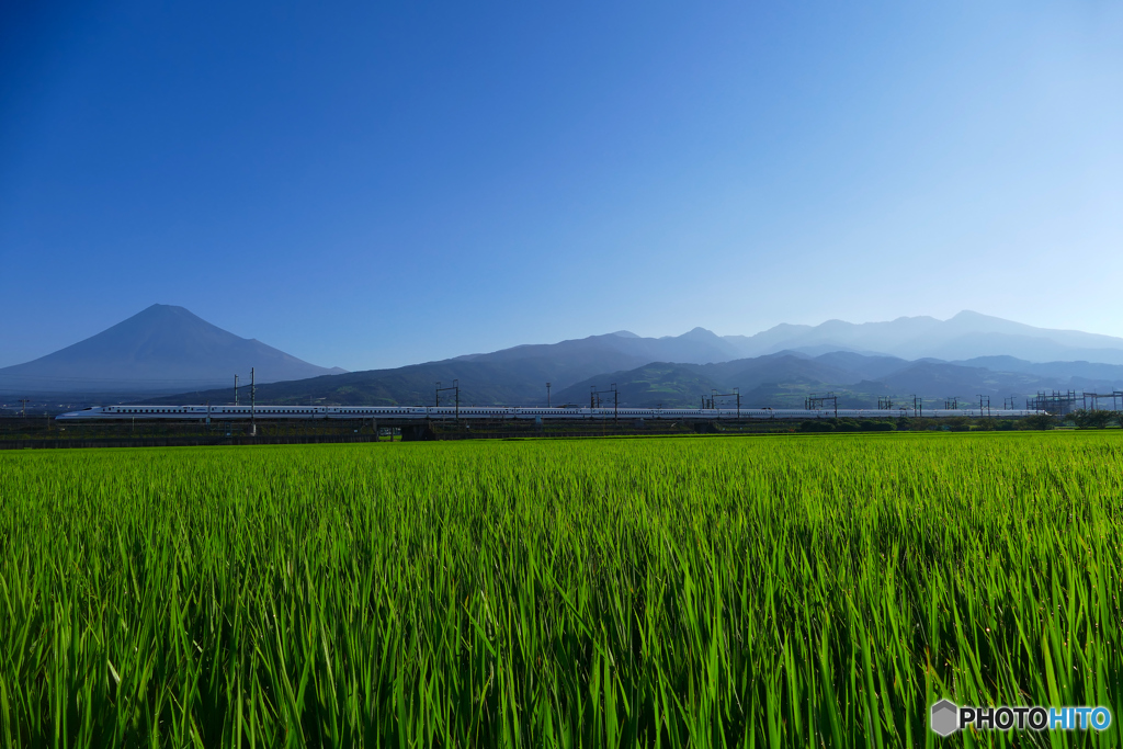 夏の富士山にN７００系