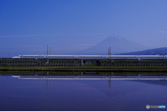 水鏡、Ｎ700系と富士山